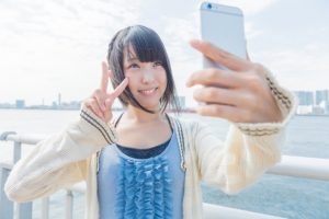 スマホで自撮り写真を撮るテクニック